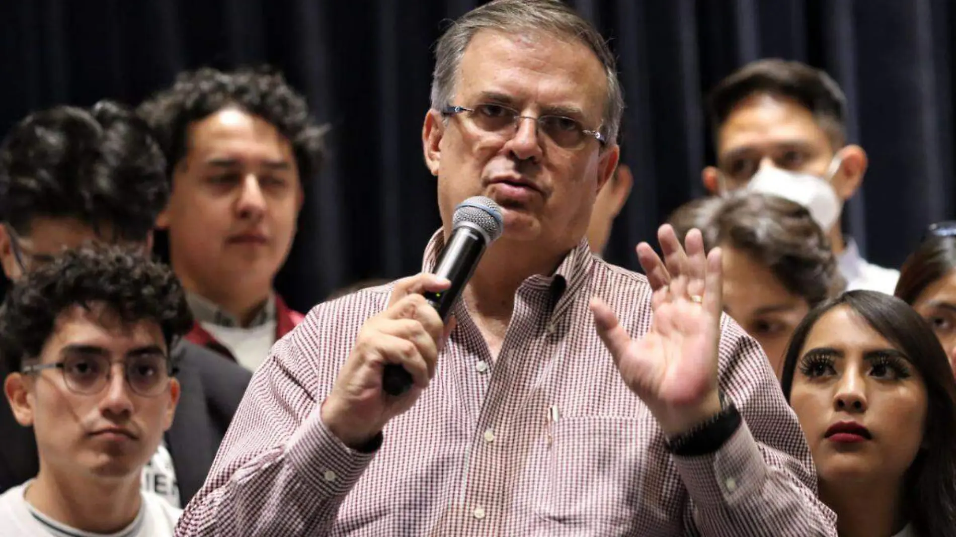 AMLO espera que Marcelo Ebrard piense en la 4T tras impugnación a proceso interno